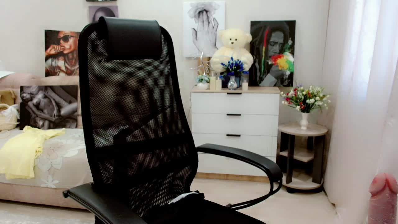 JuicyGloss Adult Chat September 16, 2025