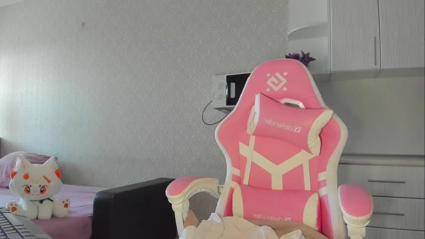 Hi_Kitti Adult Chat September 17, 2025