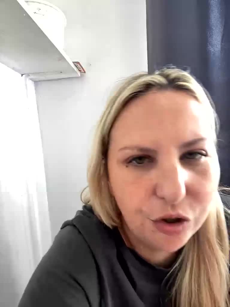 Roksi-8 Adult Chat September 17, 2025