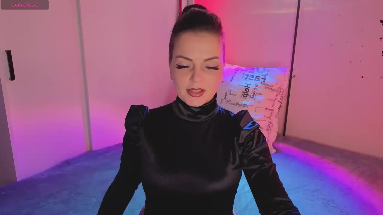 SelenaBlooms Adult Chat September 17, 2025