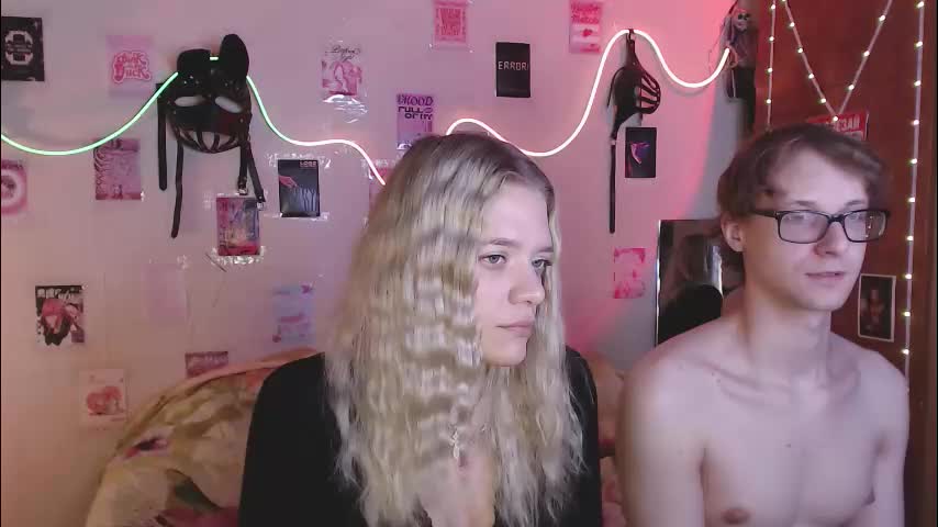 your_horny_friends Adult Chat September 17, 2025