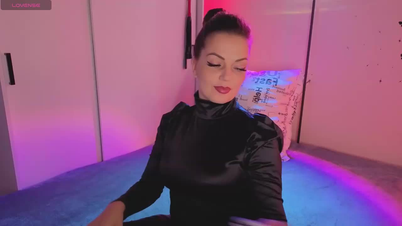 SelenaBlooms Adult Chat September 17, 2025