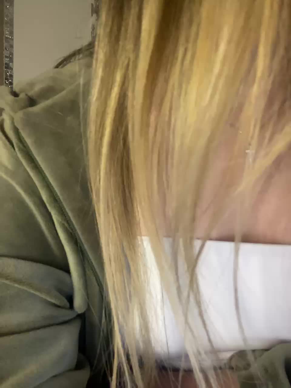 JULIE21 Adult Chat September 17, 2025