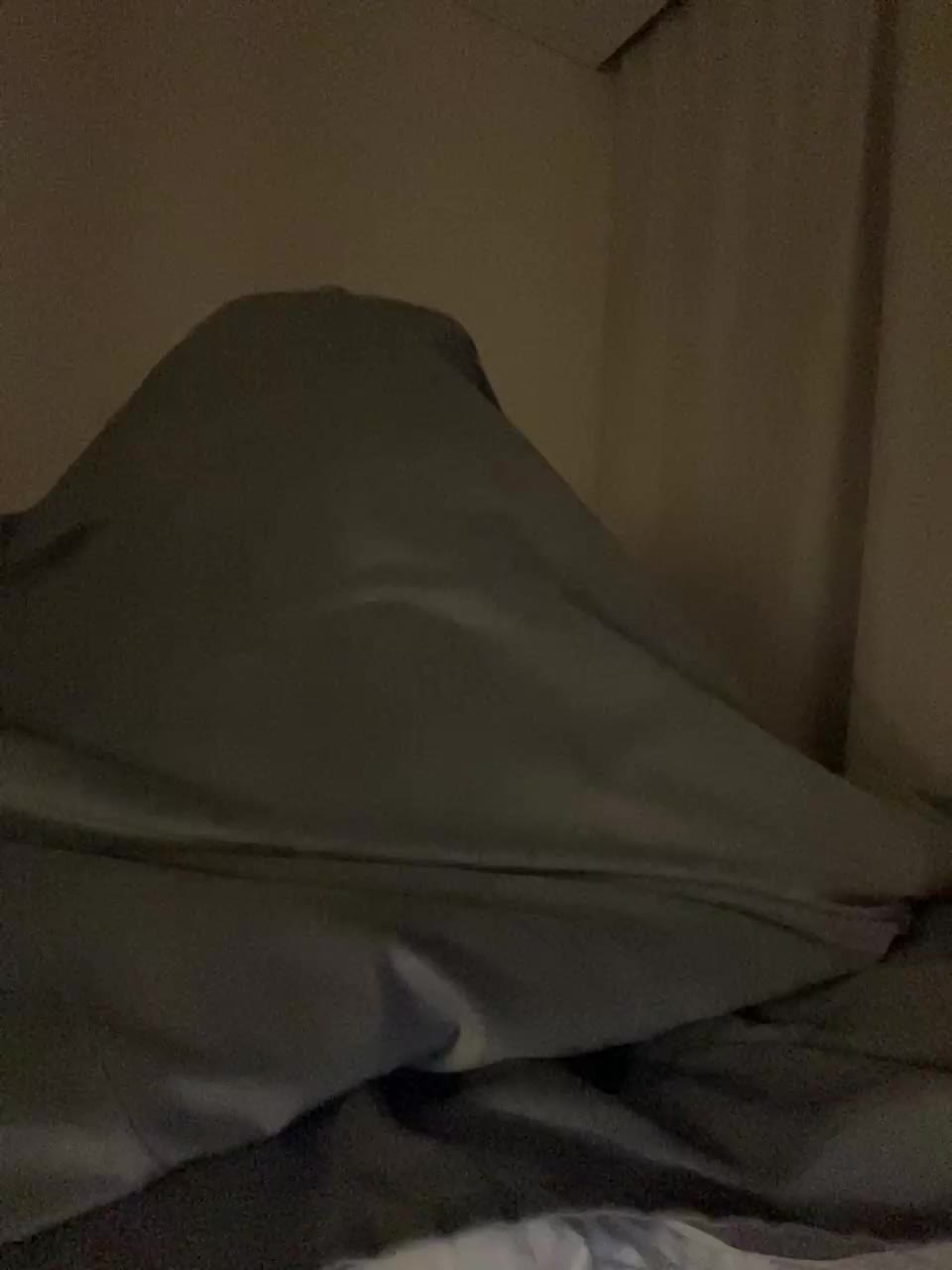 v_-_-_v Adult Chat September 17, 2025