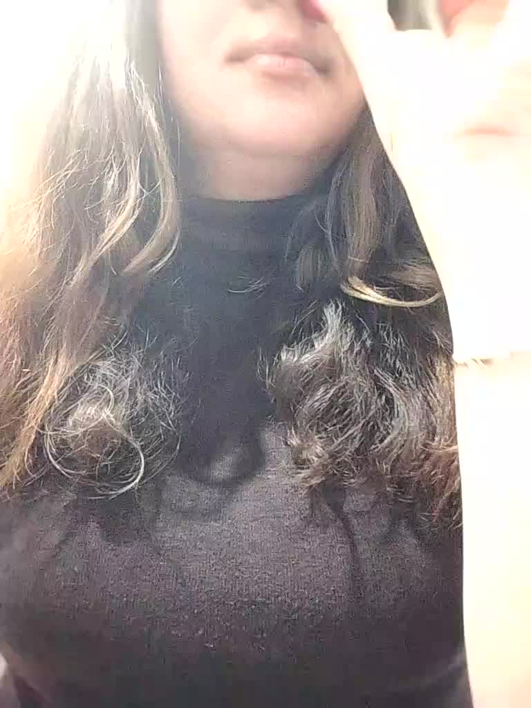 Mia883 Adult Chat September 17, 2025