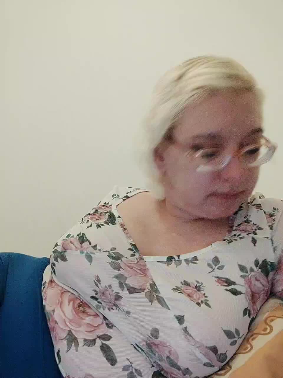 Vika211 Adult Chat September 17, 2025