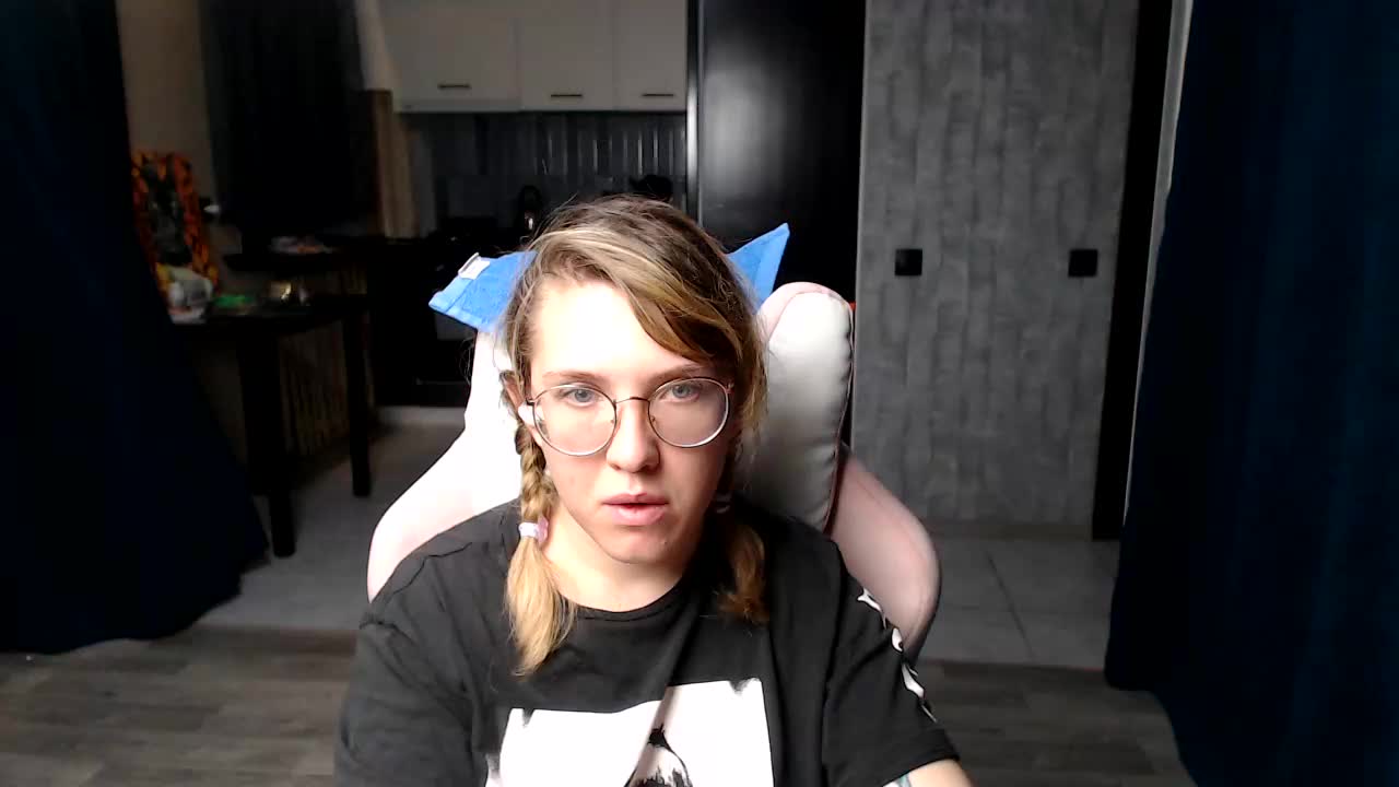 Regimasmile Adult Chat September 17, 2025