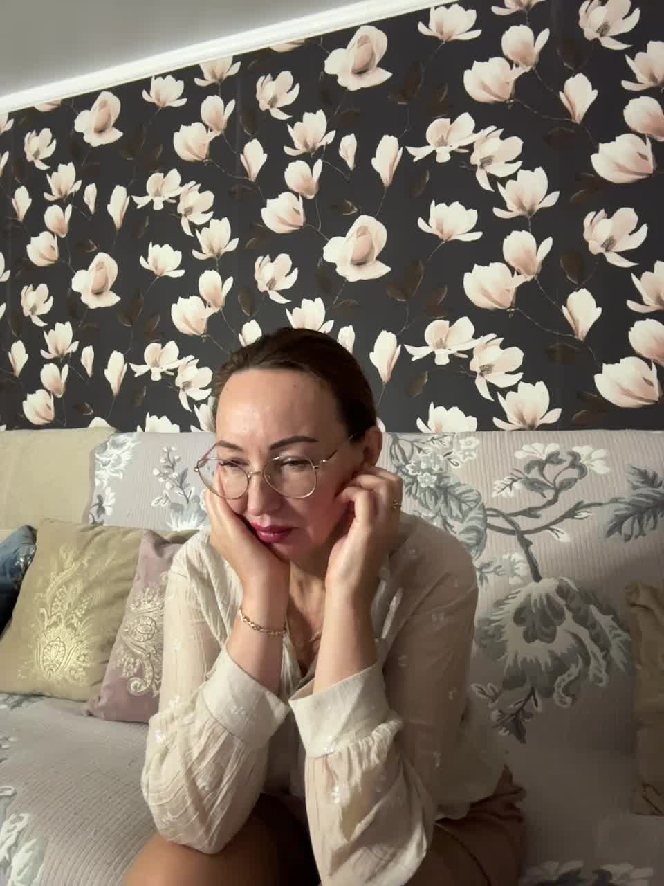 Pink-Lips Adult Chat September 17, 2025