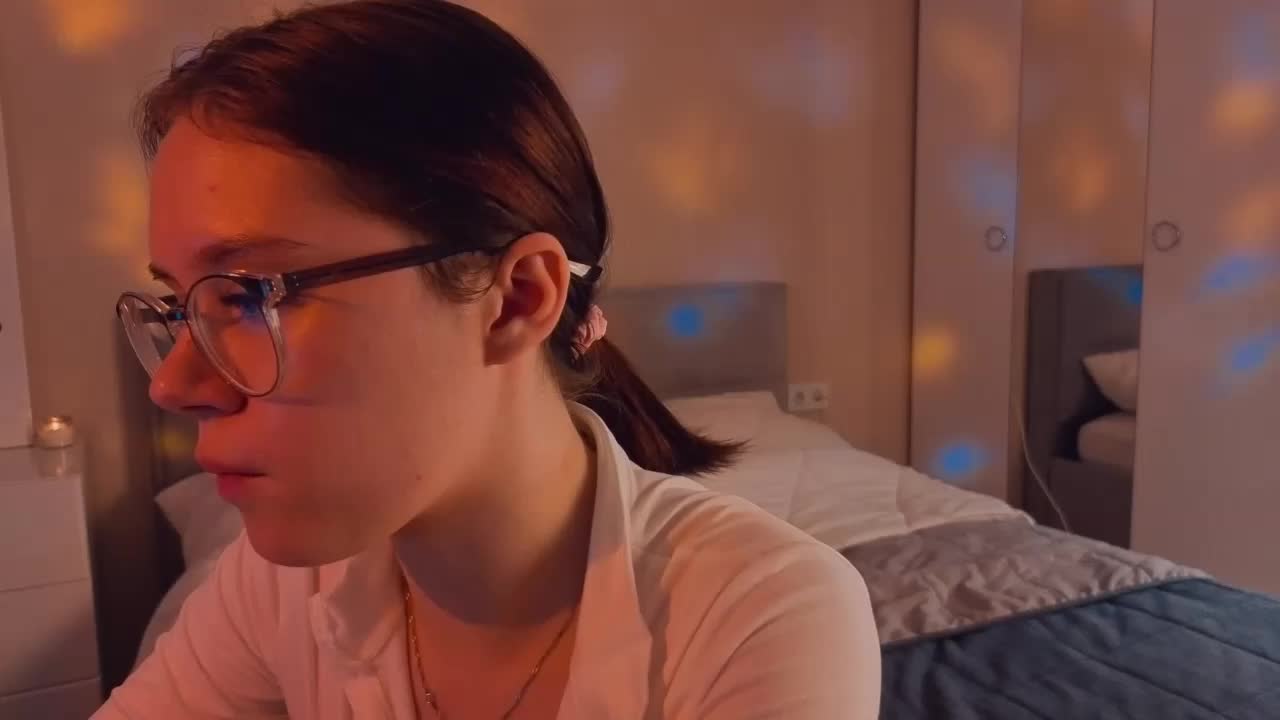 MiaLuw Adult Chat September 17, 2025