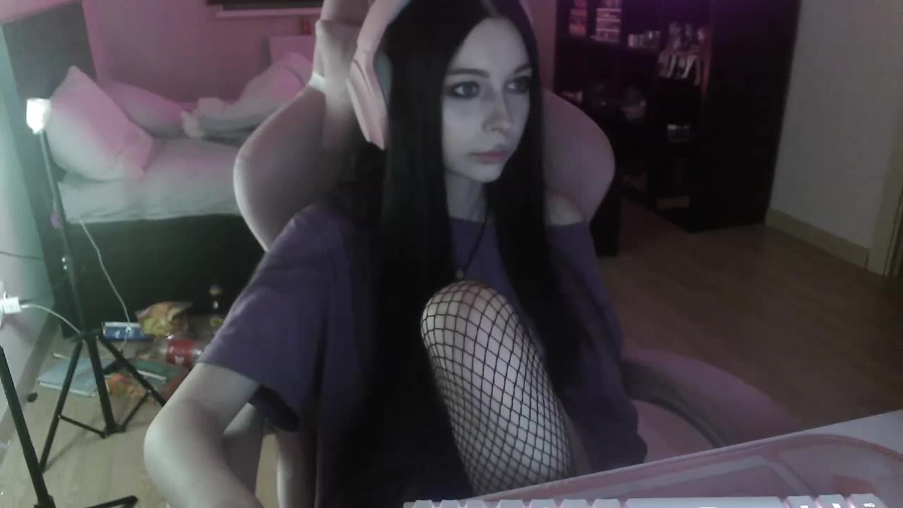 dolls_tear Adult Chat September 17, 2025