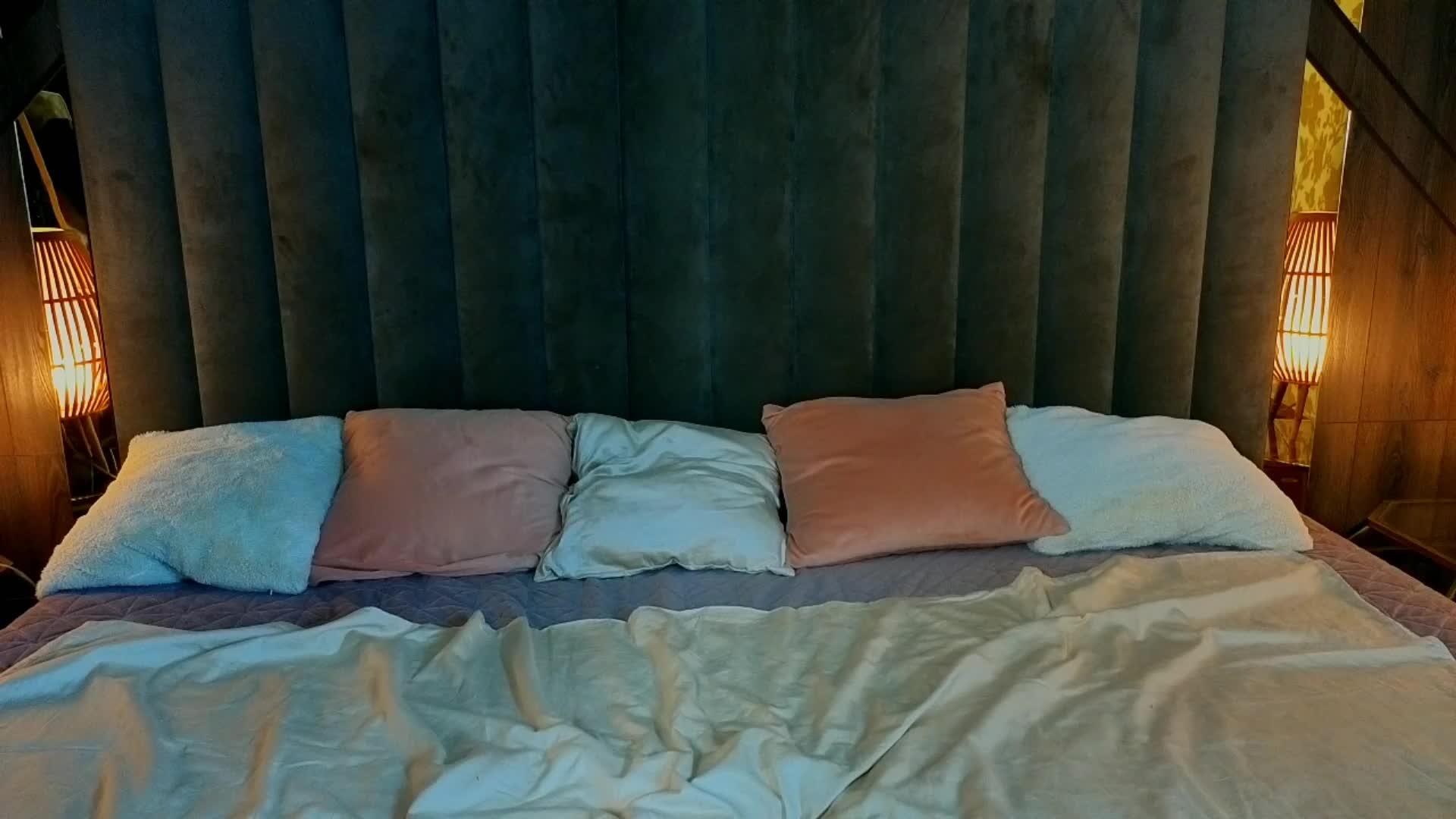 NeylaCharm Adult Chat September 17, 2025