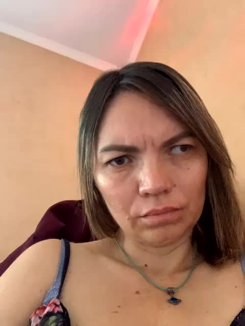 Ella-Pearlie Adult Chat September 17, 2025