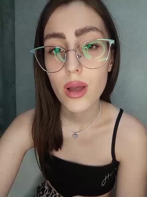 kiska-kira Adult Chat September 17, 2025