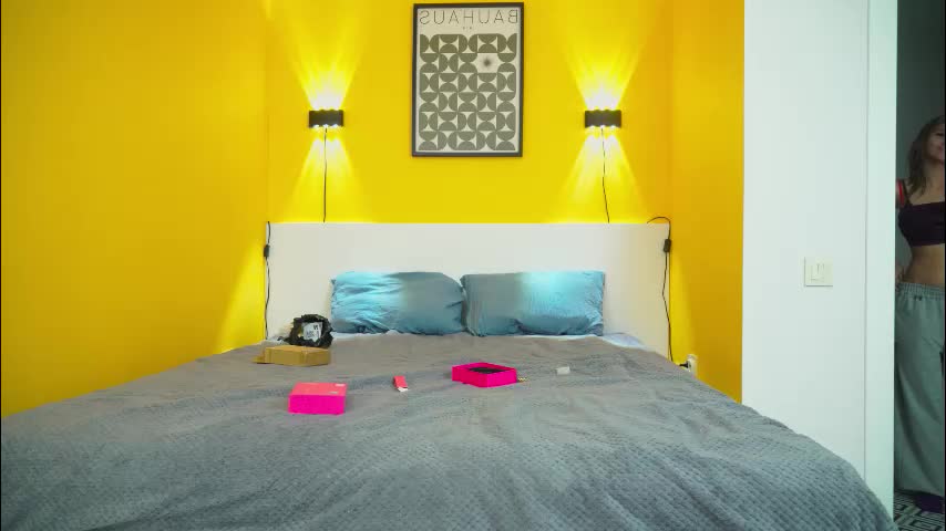 kissmesloww Adult Chat September 18, 2025