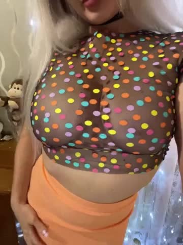 Hugme10times Adult Chat September 18, 2025