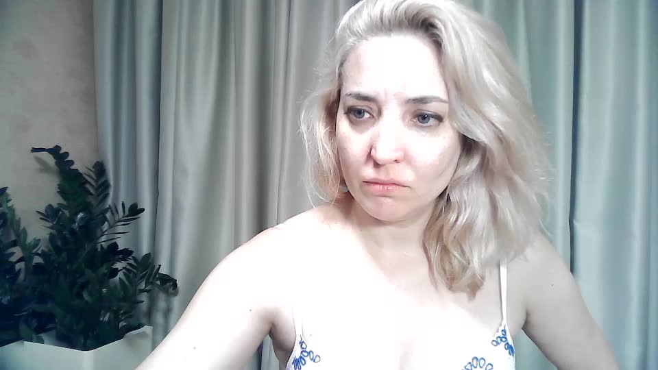 mariska-kiska Adult Chat September 18, 2025