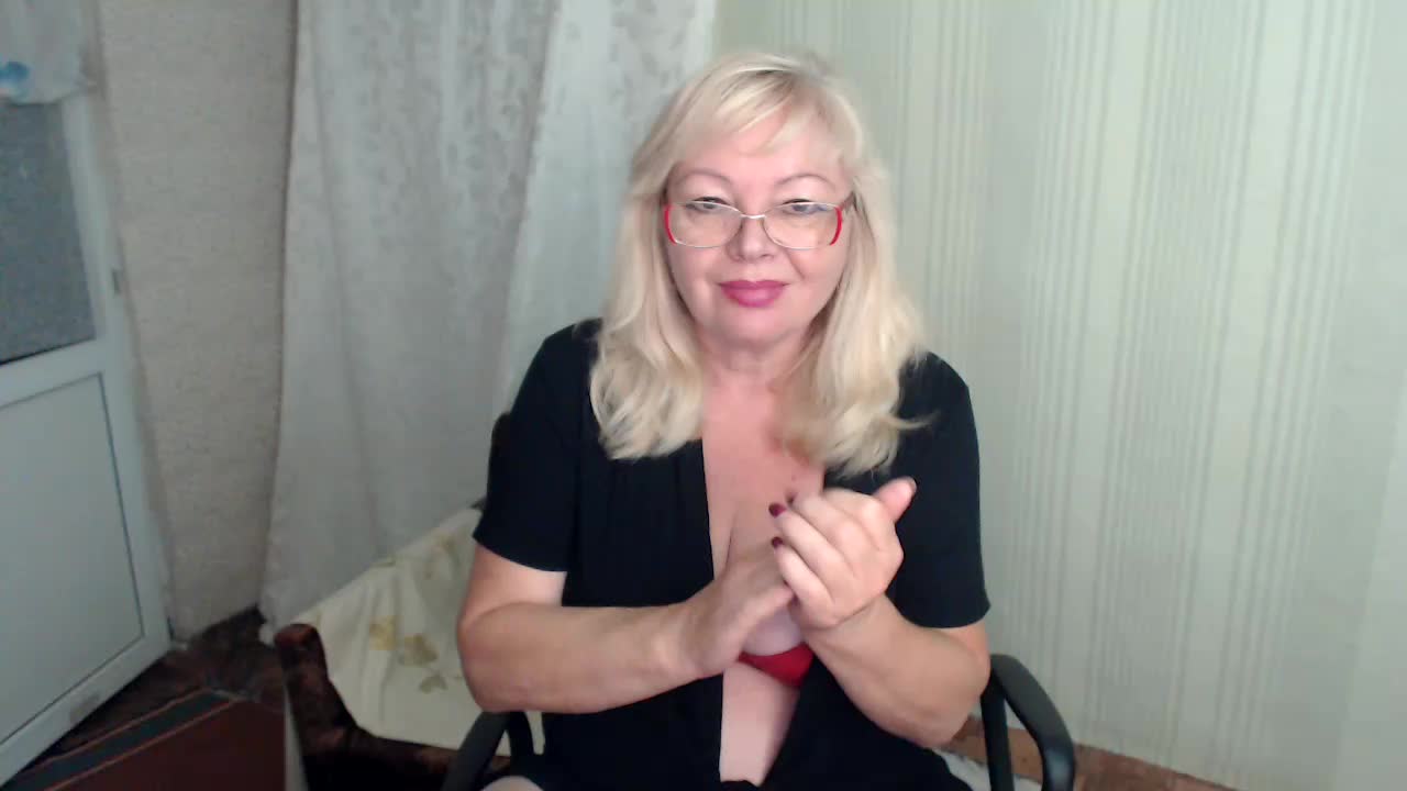 EvelynLoveShy Adult Chat September 18, 2025