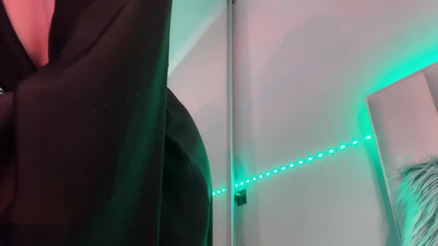 ellie_miu Adult Chat September 18, 2025