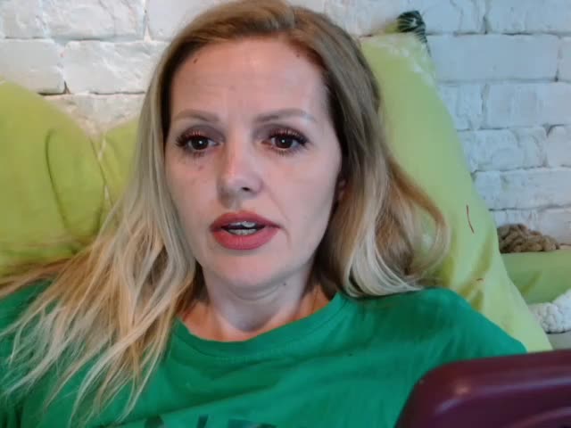 Angel_girllovemy Adult Chat September 18, 2025