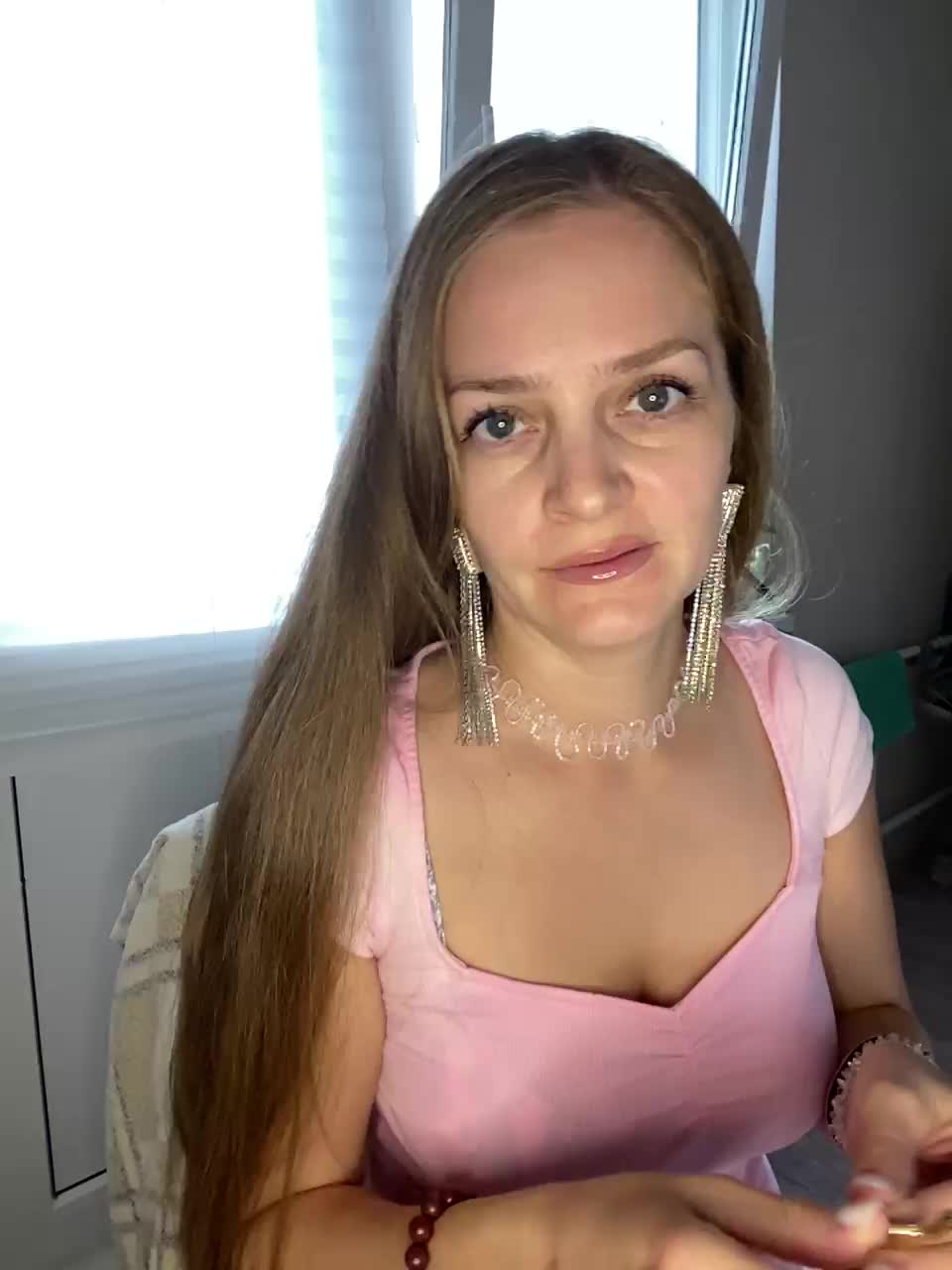 KiraMaxi Adult Chat September 19, 2025