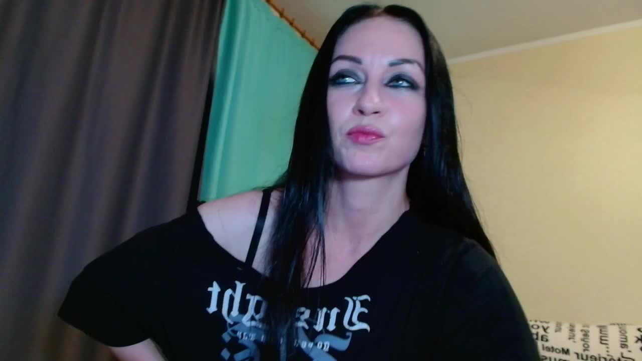 Mistress_Zoe1 Adult Chat September 19, 2025