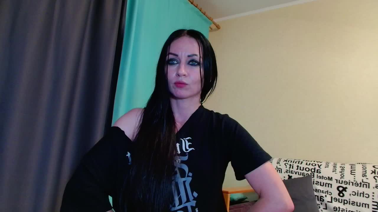 Mistress_Zoe1 Adult Chat September 19, 2025
