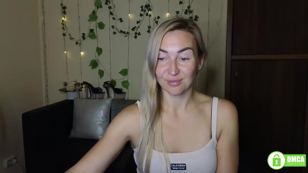 Jullyblondkiss Adult Chat September 19, 2025