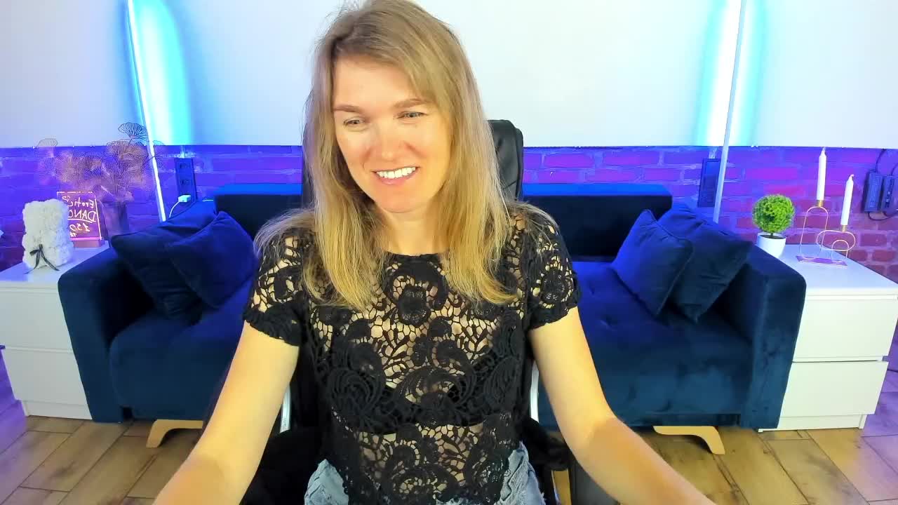 Annabel-xxx Adult Chat September 19, 2025