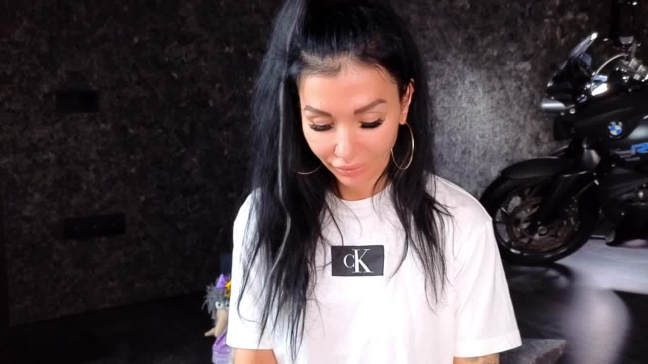 -BABAYAGA- Adult Chat September 19, 2025