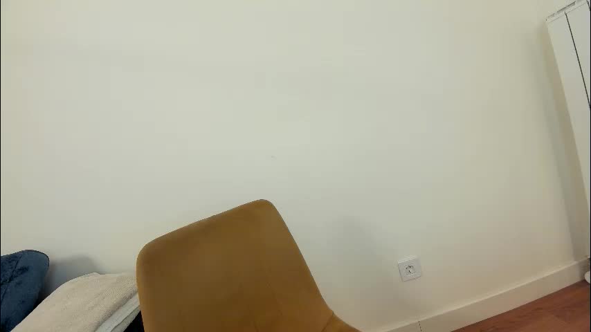 ehotlovea Adult Chat September 19, 2025