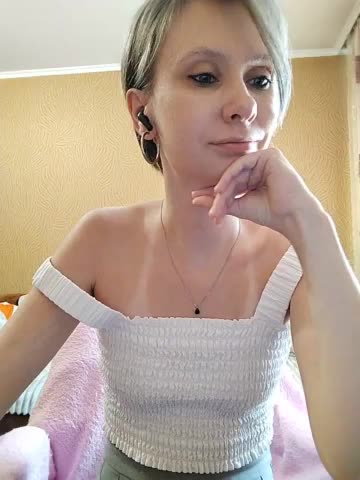 -Christina- Adult Chat September 19, 2025