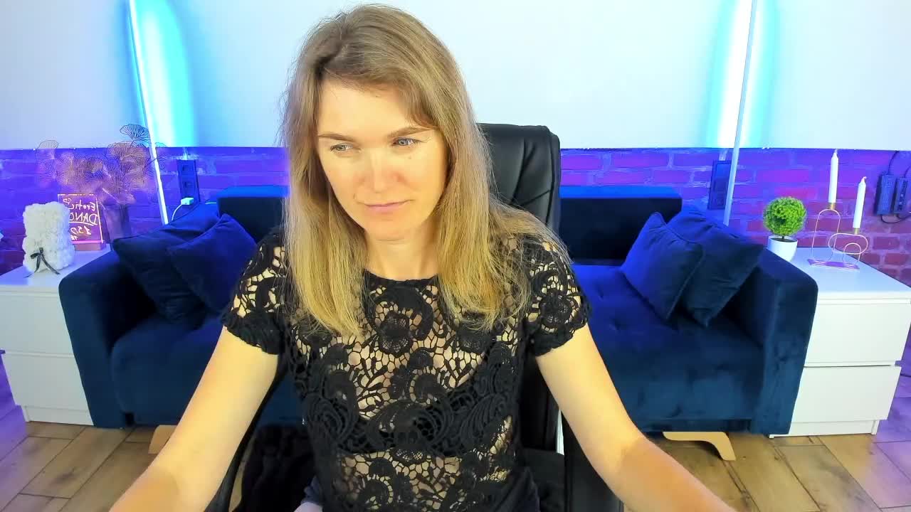 Annabel-xxx Adult Chat September 19, 2025