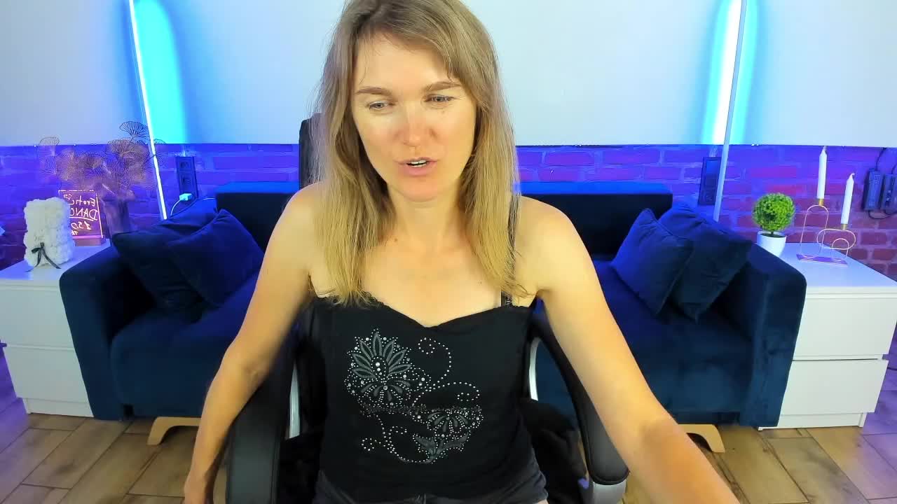 Annabel-xxx Adult Chat September 19, 2025