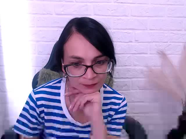 DarkOpiumX Adult Chat September 19, 2025