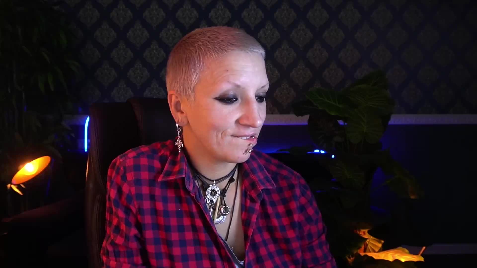 MiraMoonn Adult Chat September 19, 2025