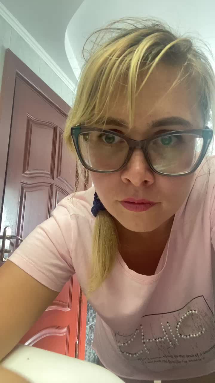 Elegant00Girl Adult Chat September 20, 2025