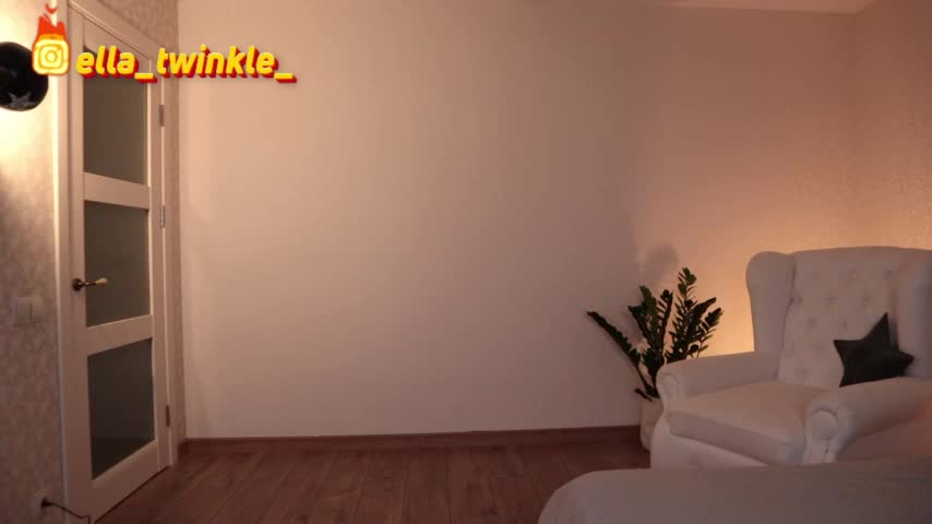 ella_twinkl Adult Chat September 21, 2025