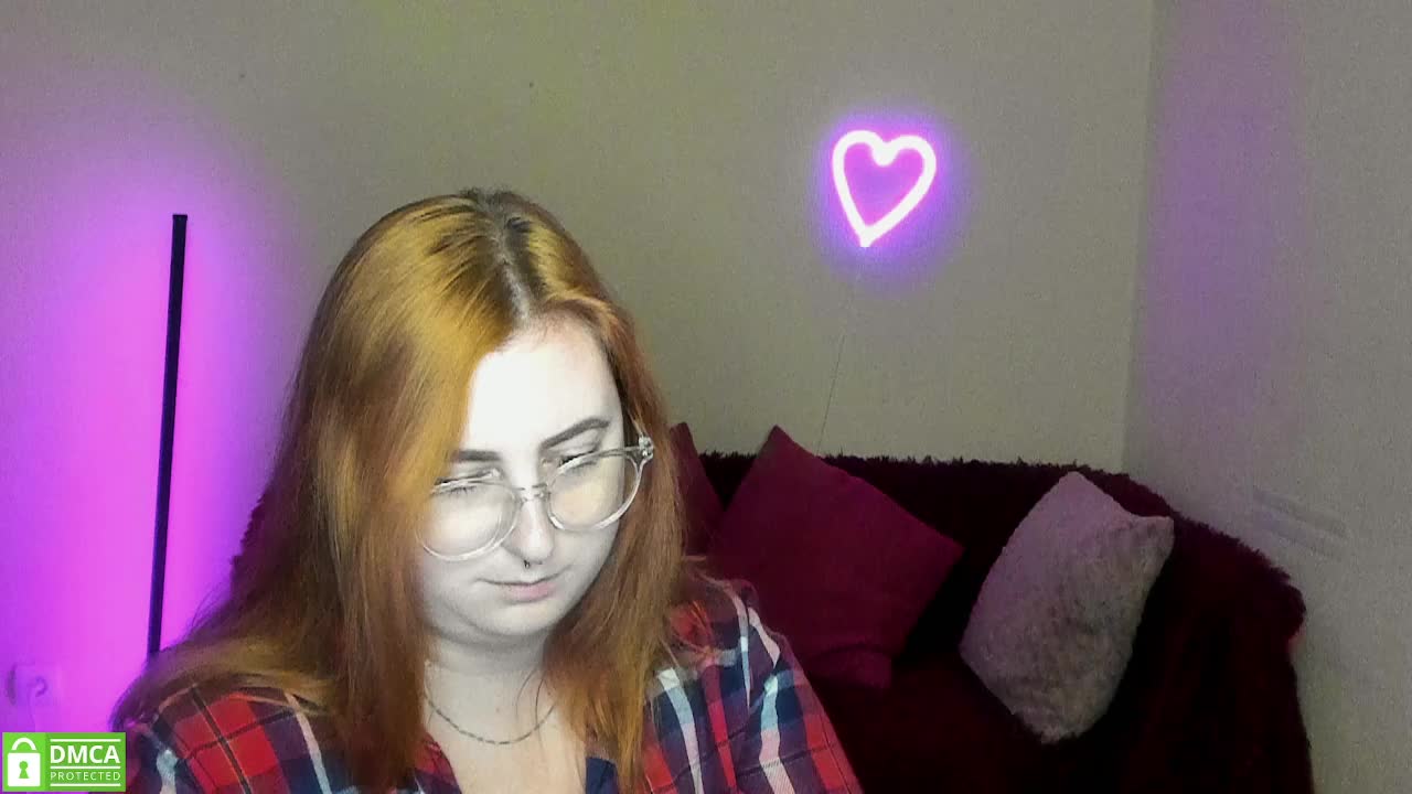 Aliciaredluv Adult Chat September 21, 2025