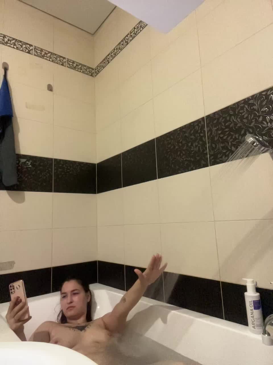 VikkiHamilton Adult Chat September 21, 2025