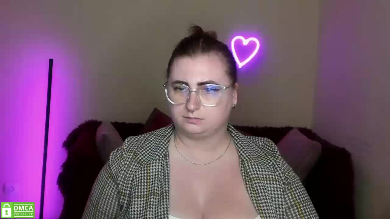 Aliciaredluv Adult Chat September 24, 2025