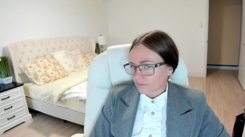 Vika73 Adult Chat September 24, 2025