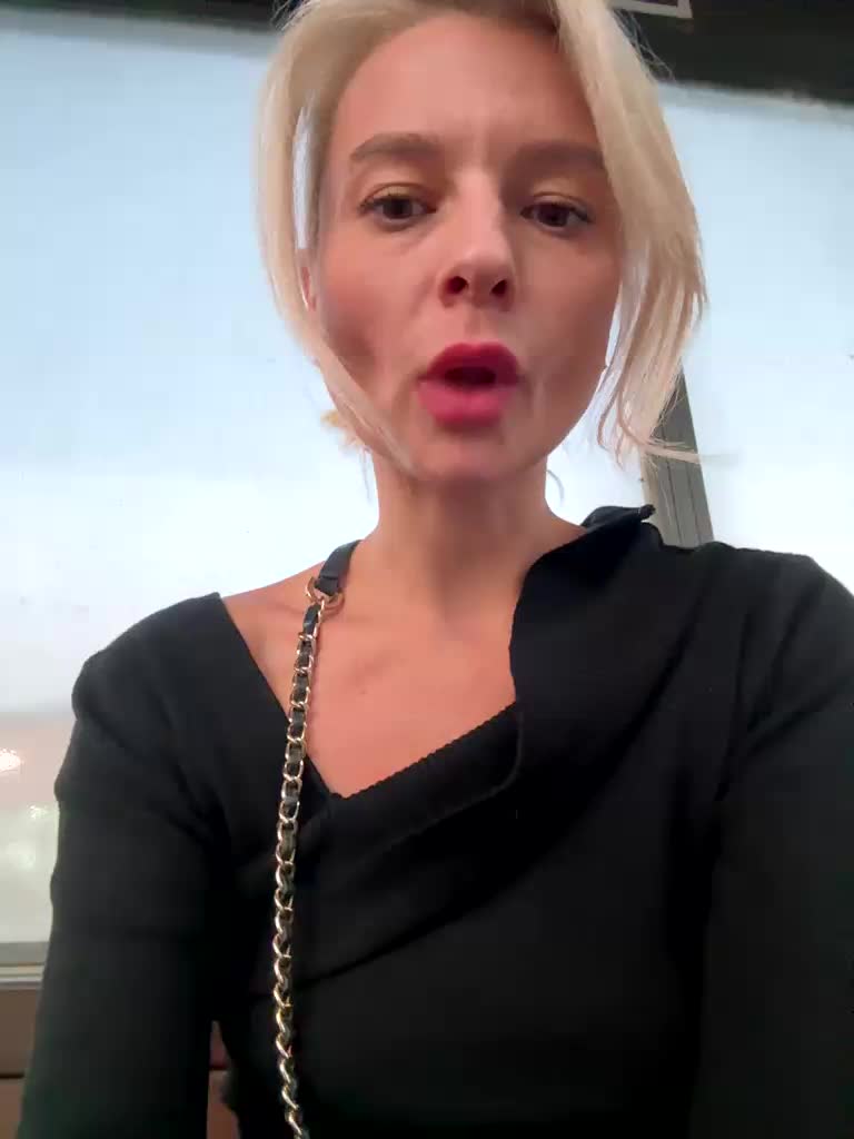 -Molly- Adult Chat September 25, 2025