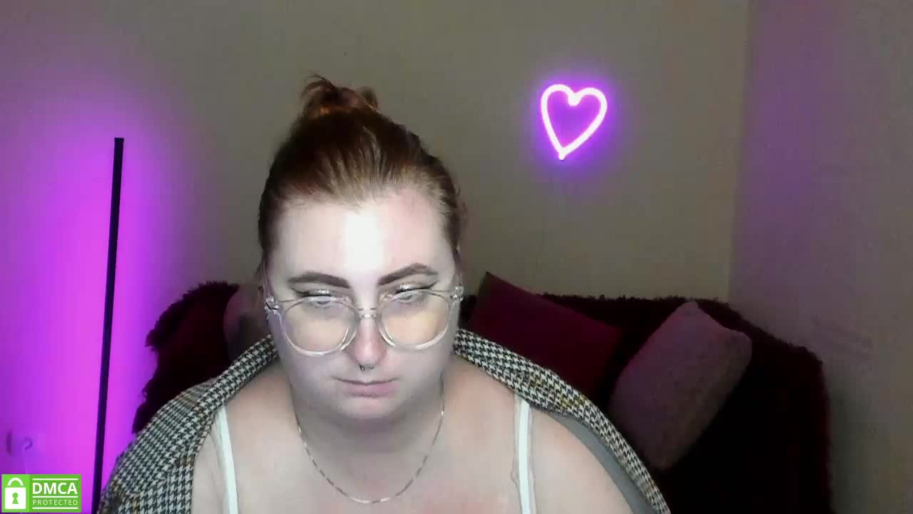 Aliciaredluv Adult Chat September 24, 2025