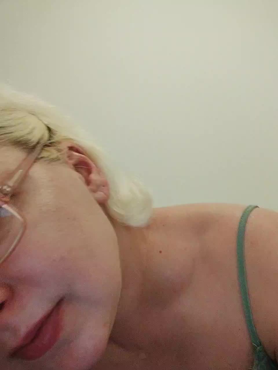 Vika211 Adult Chat September 26, 2025