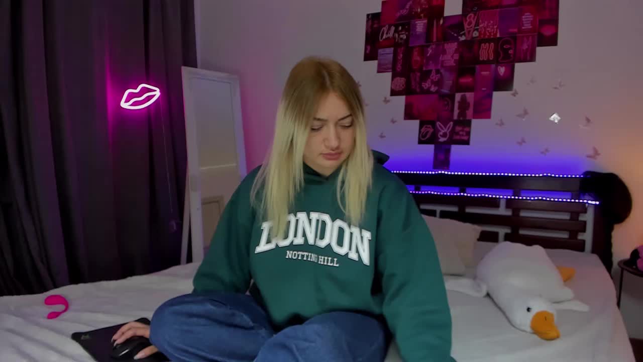 MikkiShows Adult Chat September 26, 2025