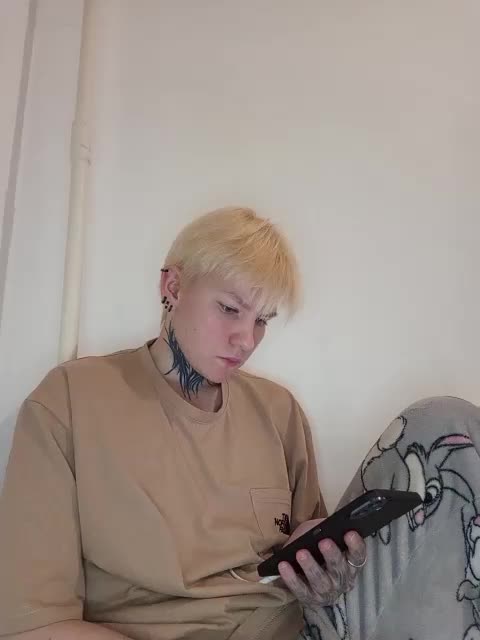 Zhenyya- Adult Chat September 24, 2025