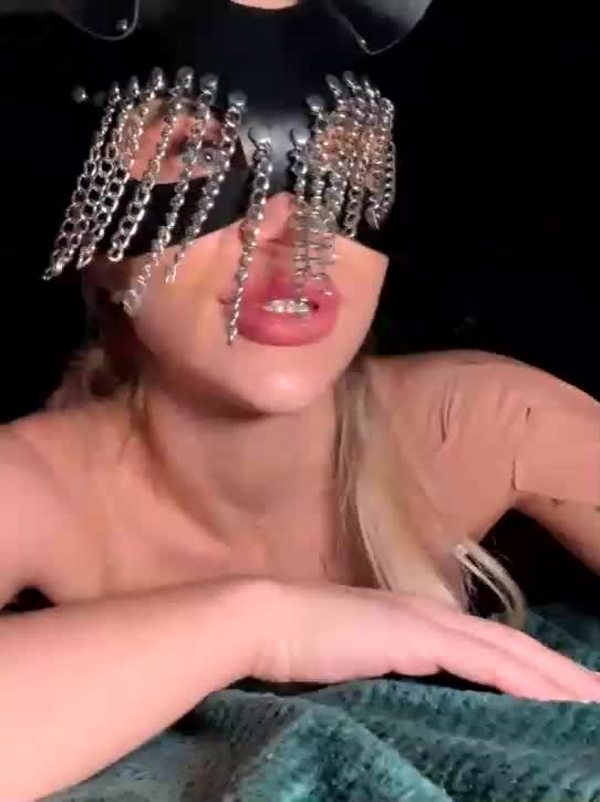 Melania13 Adult Chat September 22, 2025