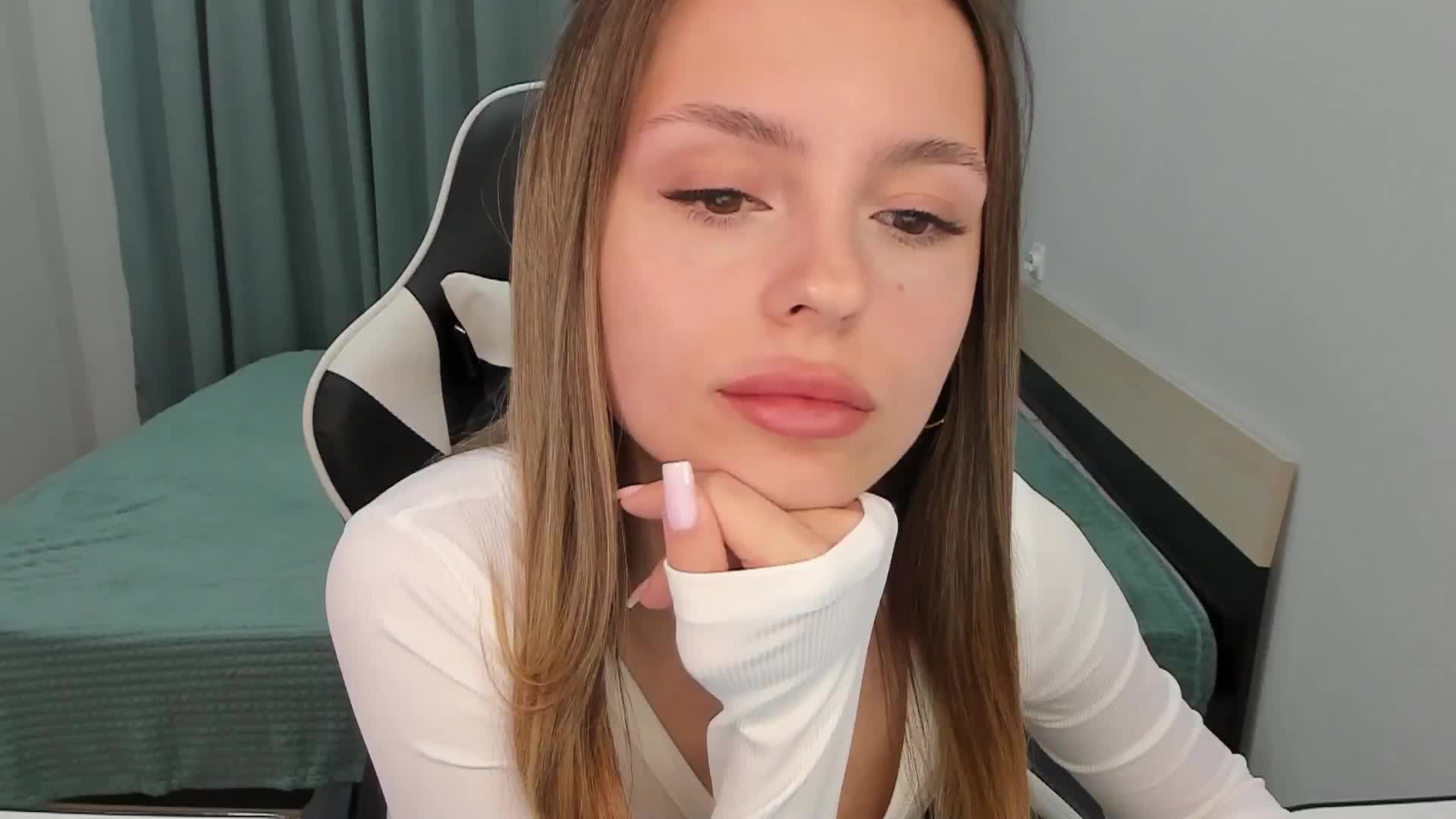 EmiMe Adult Chat September 24, 2025