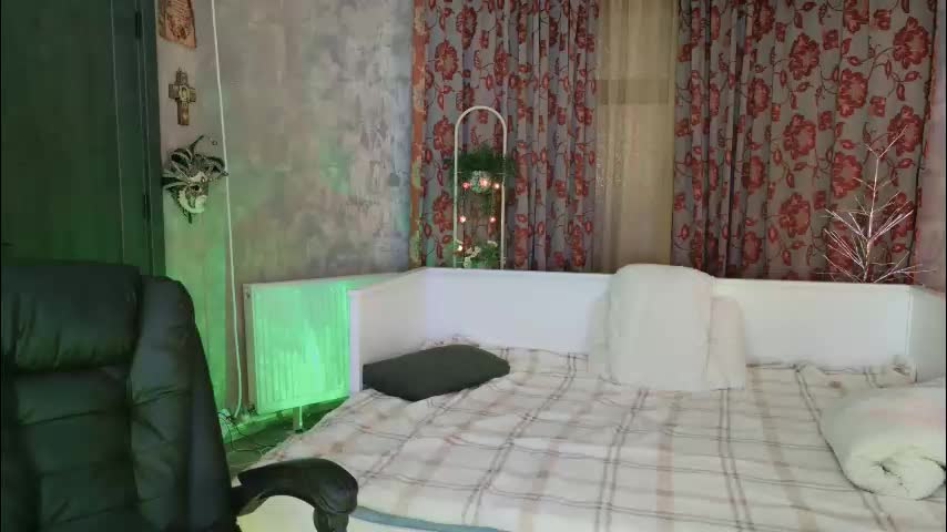 crissy_love Adult Chat September 24, 2025