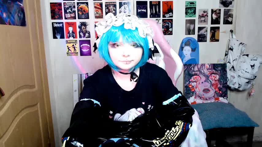 Usagi_Blush_ Adult Chat September 27, 2025